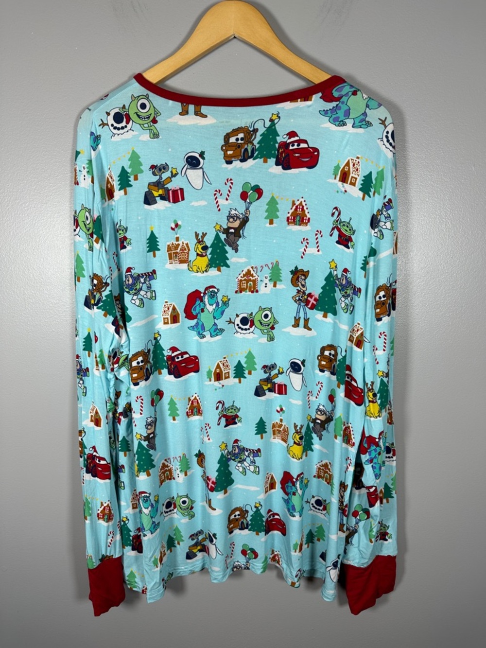 Little Sleepies Disney Pixar Christmas Village Women’s Pajama Top Size 3XL NWOT - Picture 2 of 5
